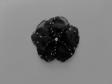 Chiffon-Blumenapplikation Nr. S 504-05 mit Perlen und Strasssteinen, Farbe 05 schwarz