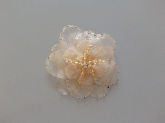 Chiffon-Blumenapplikation Nr. S504-04 mit Perlen und Strasssteinen, Farbe 04 peach