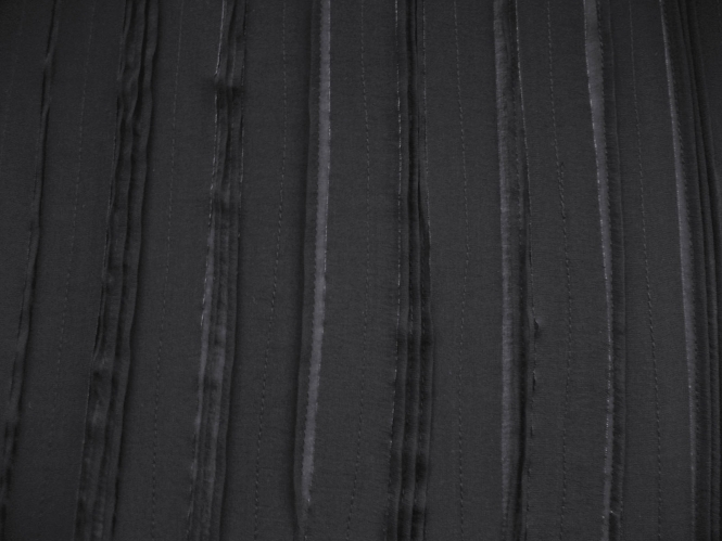 Chiffon Nr. TT21390 in schwarz mit aufgenähten Stoffstreifen