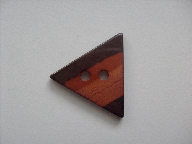 Dreiecksknopf Nr. DK02171/54-30, Farbe 30 braun