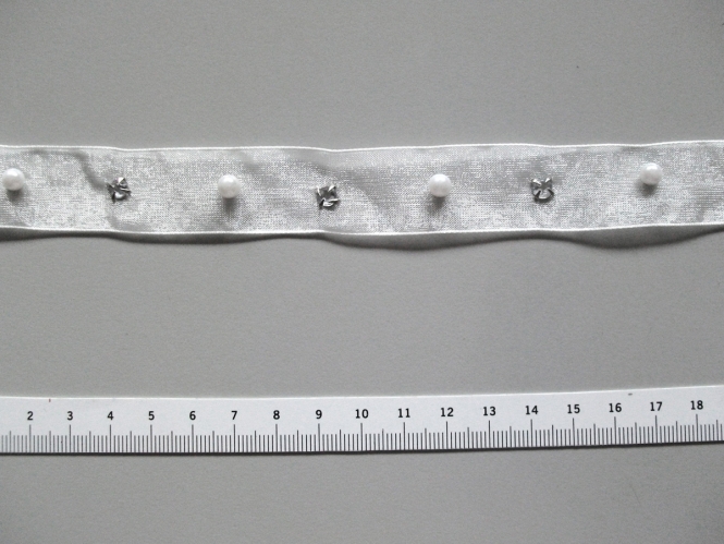 Organzaband G3708 in weiß mit Perlen und Strasssteinen